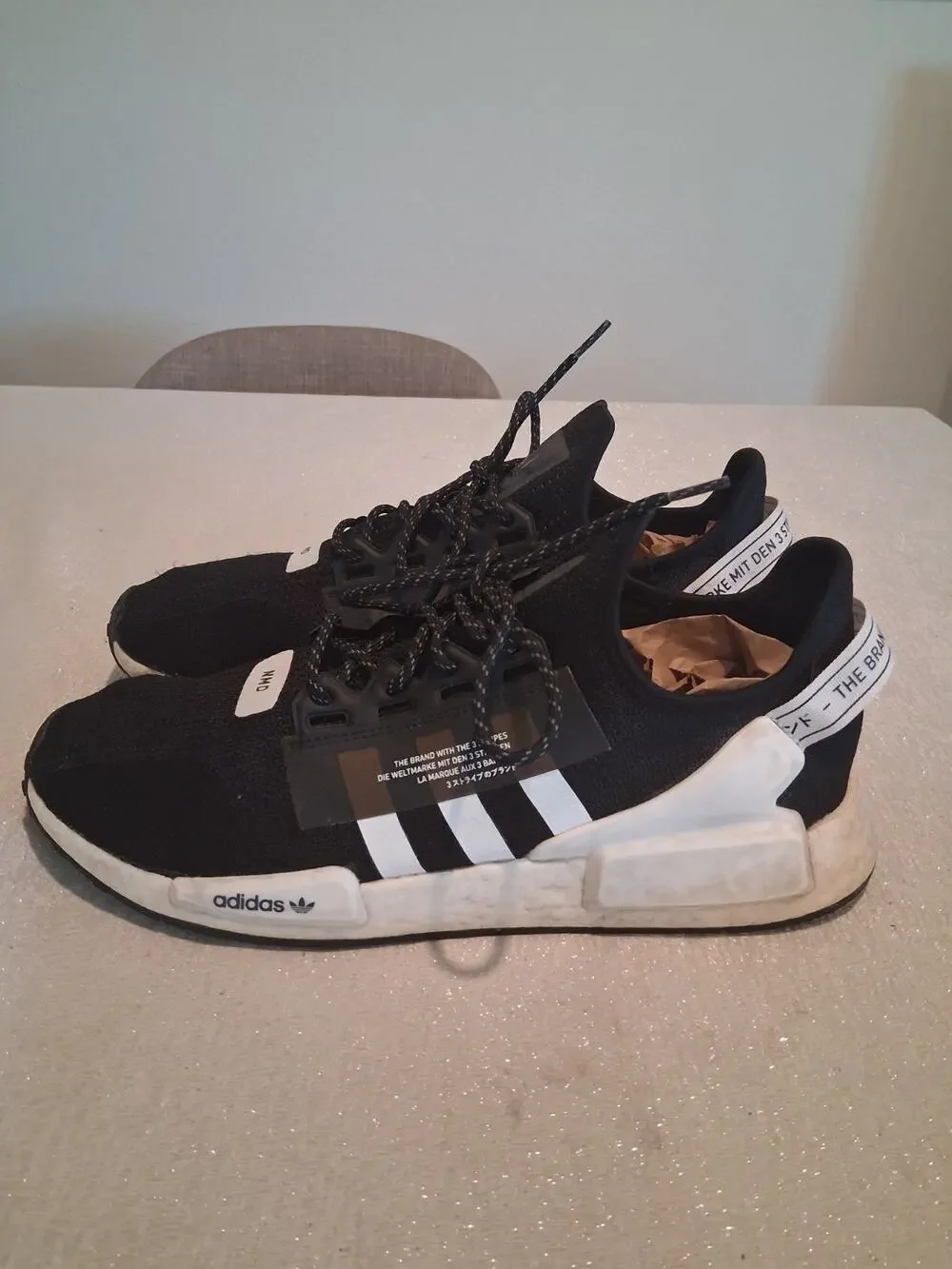adidas NMD R1 V2 Core Black White Men's Size 14 Sneakers FV9021 Running Shoes